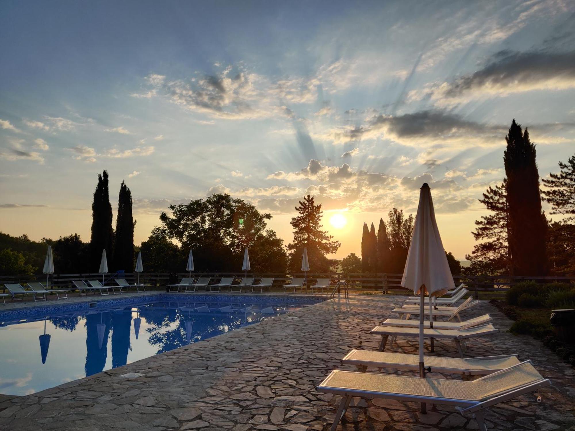 Fattoria Agriturismo Nerbona Casole dʼElsa Exteriör bild